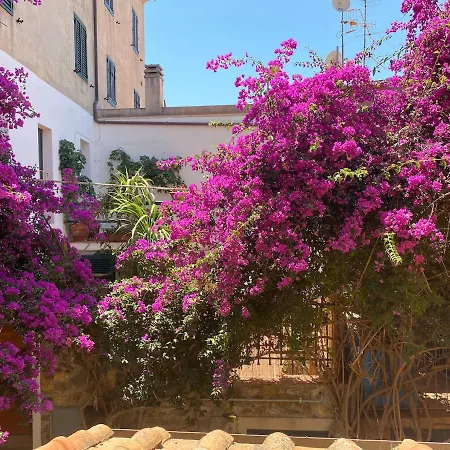 Casa Lupo 3, Two-story House In The Historic Center * Capoliveri (Isola d'Elba)