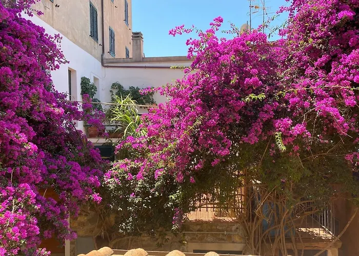 Casa Lupo 3, Two-story House In The Historic Center * Capoliveri